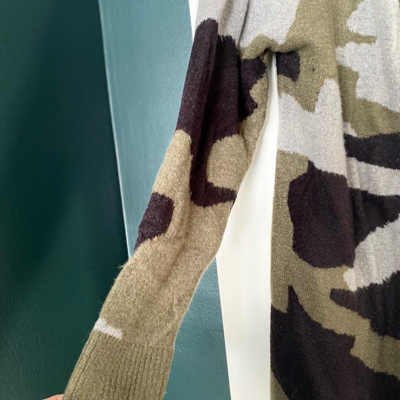 COPY - Design Lab NWT Camo open cardigan size large - Picture 4 of 7